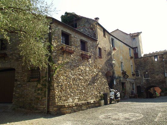 Borgo Medievale di Colla Micheri